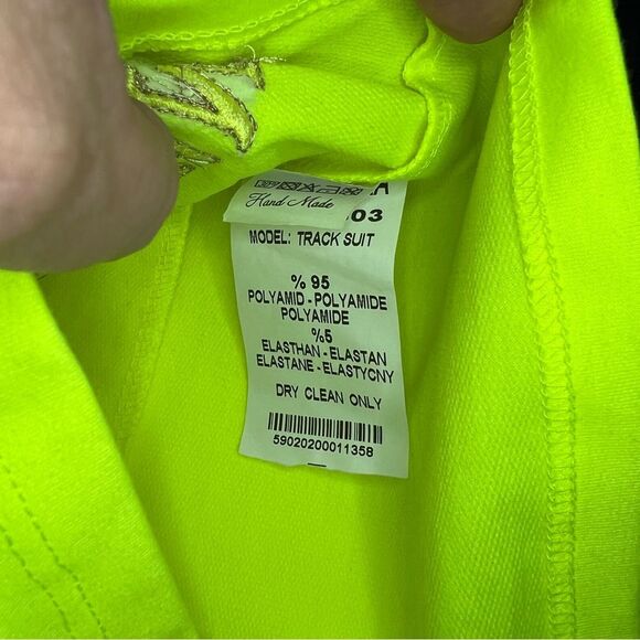 NWT L'ola Bianka Neon Green 3 Piece Short Track Set Size XS Logo Embroidered - Picture 10 of 10
